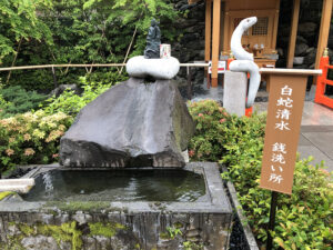 蛇窪神社の己巳の日の混雑具合は？夢巳札のご利益といただき方も調査！